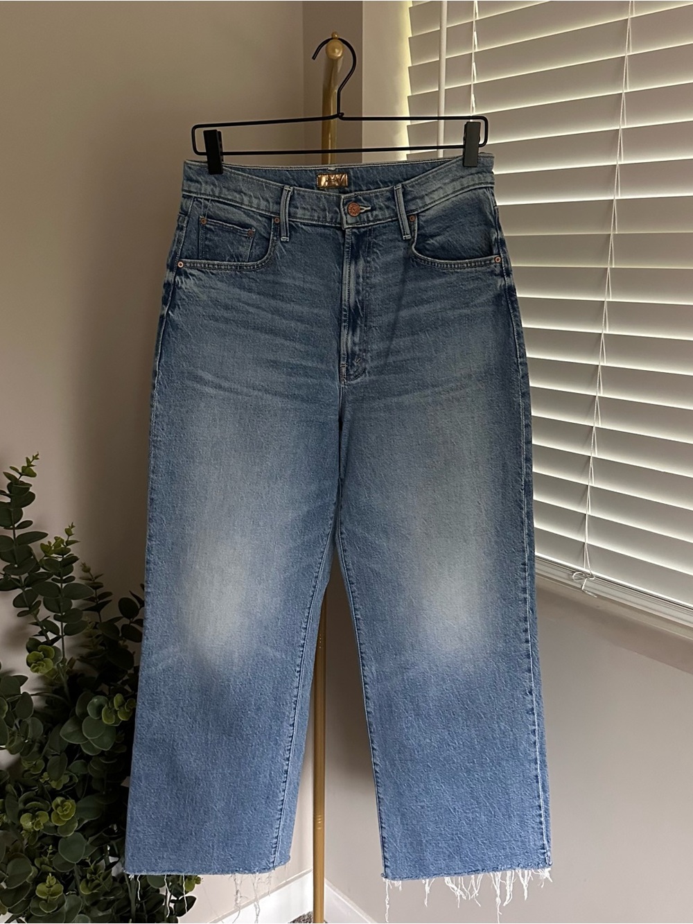 MOTHER Jeans The Maven Ankle Fray 28